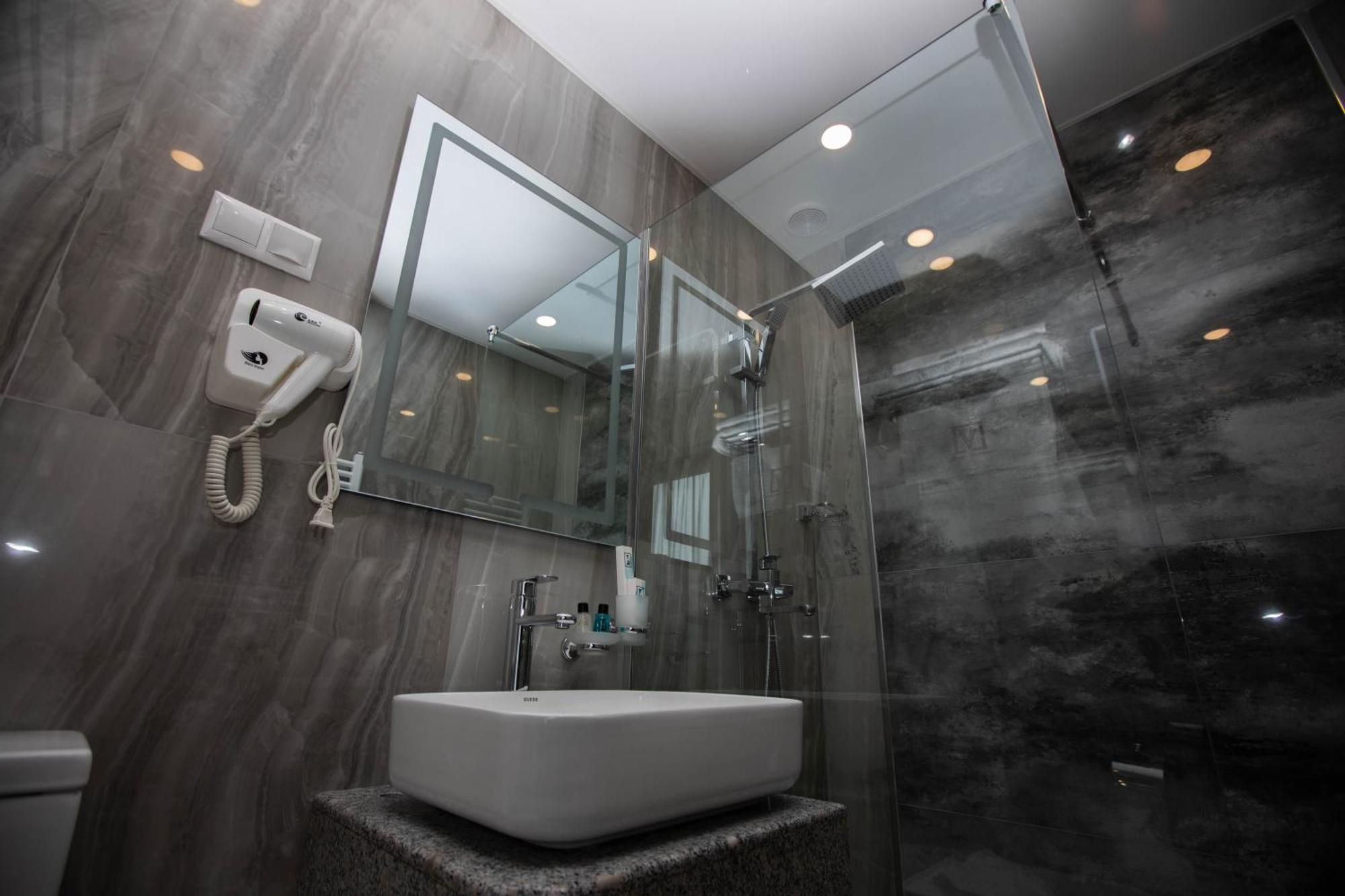 Vg Hotel Erivan Dış mekan fotoğraf